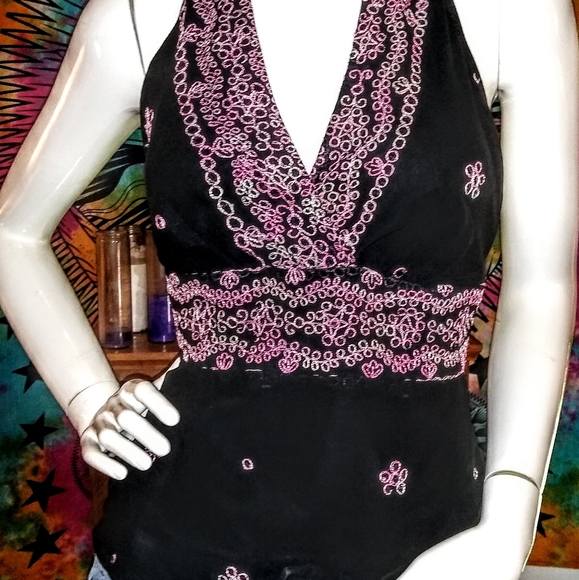 Ladies halter top - Picture 2 of 7